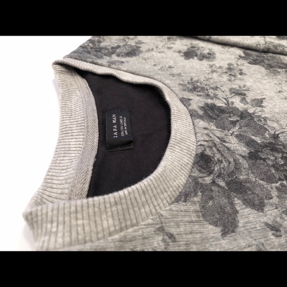 Very unique Floral sweater size L - Picture 2 of 4